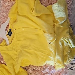 Women GAP yellow short set
